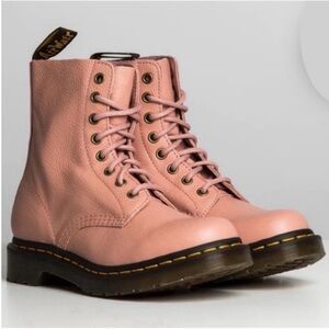 🩶Size 6 - NWT: DR. MARTENS - 1460 Pascal Virginia Boots